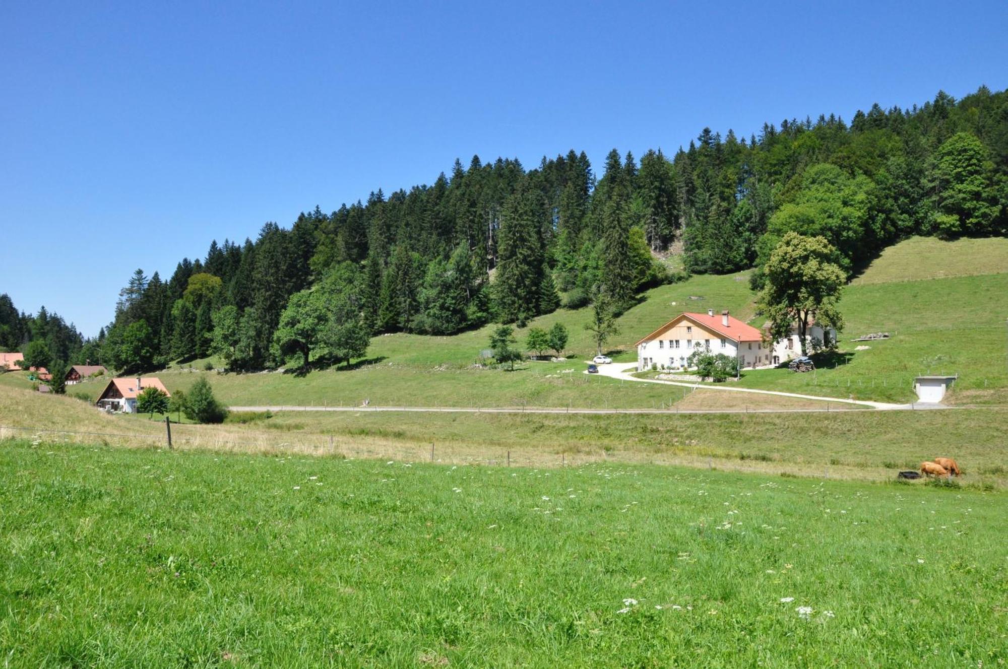 Ferienwohnung Relais De La Baume Le Locle Exterior foto