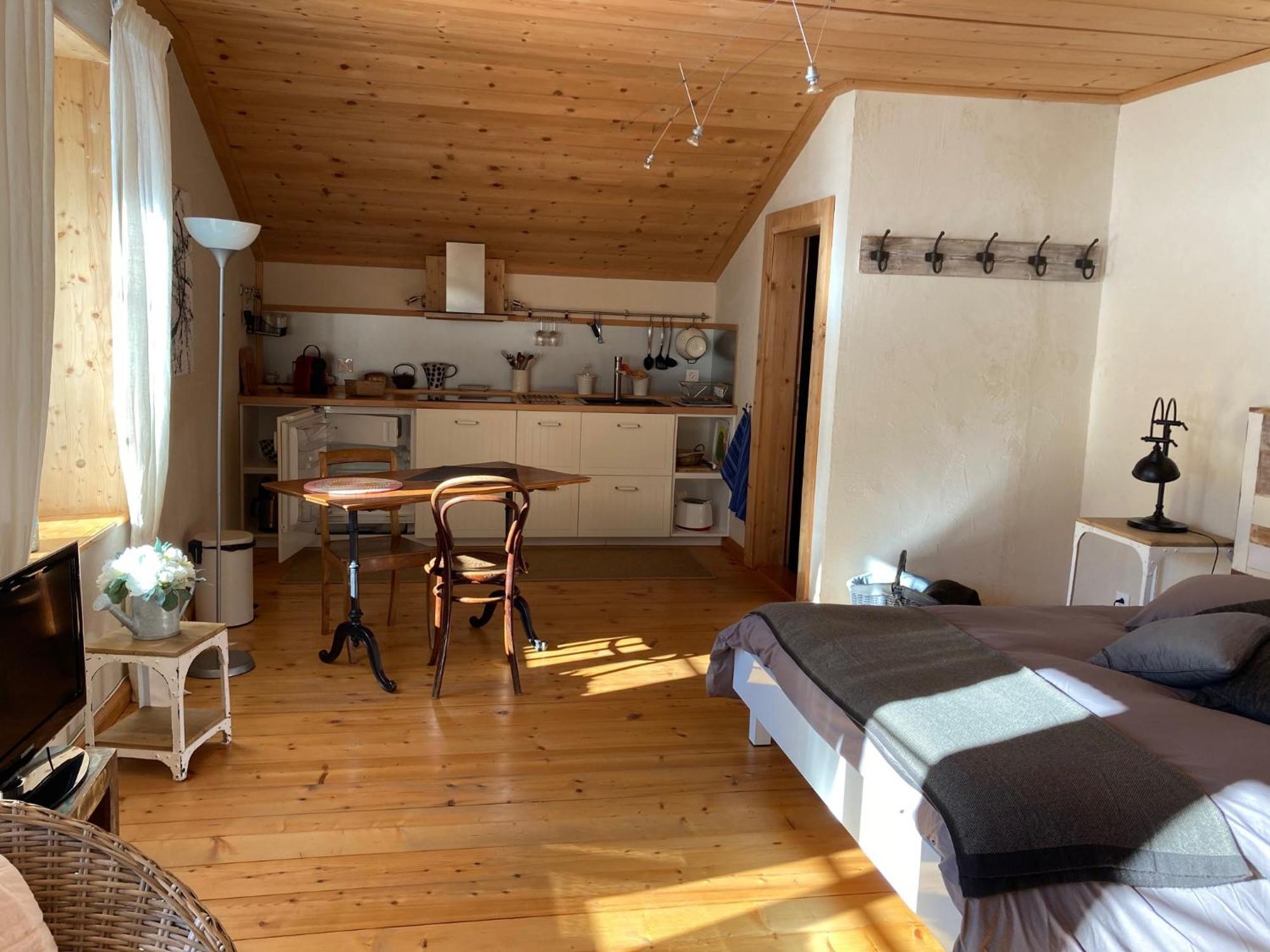 Ferienwohnung Relais De La Baume Le Locle Exterior foto