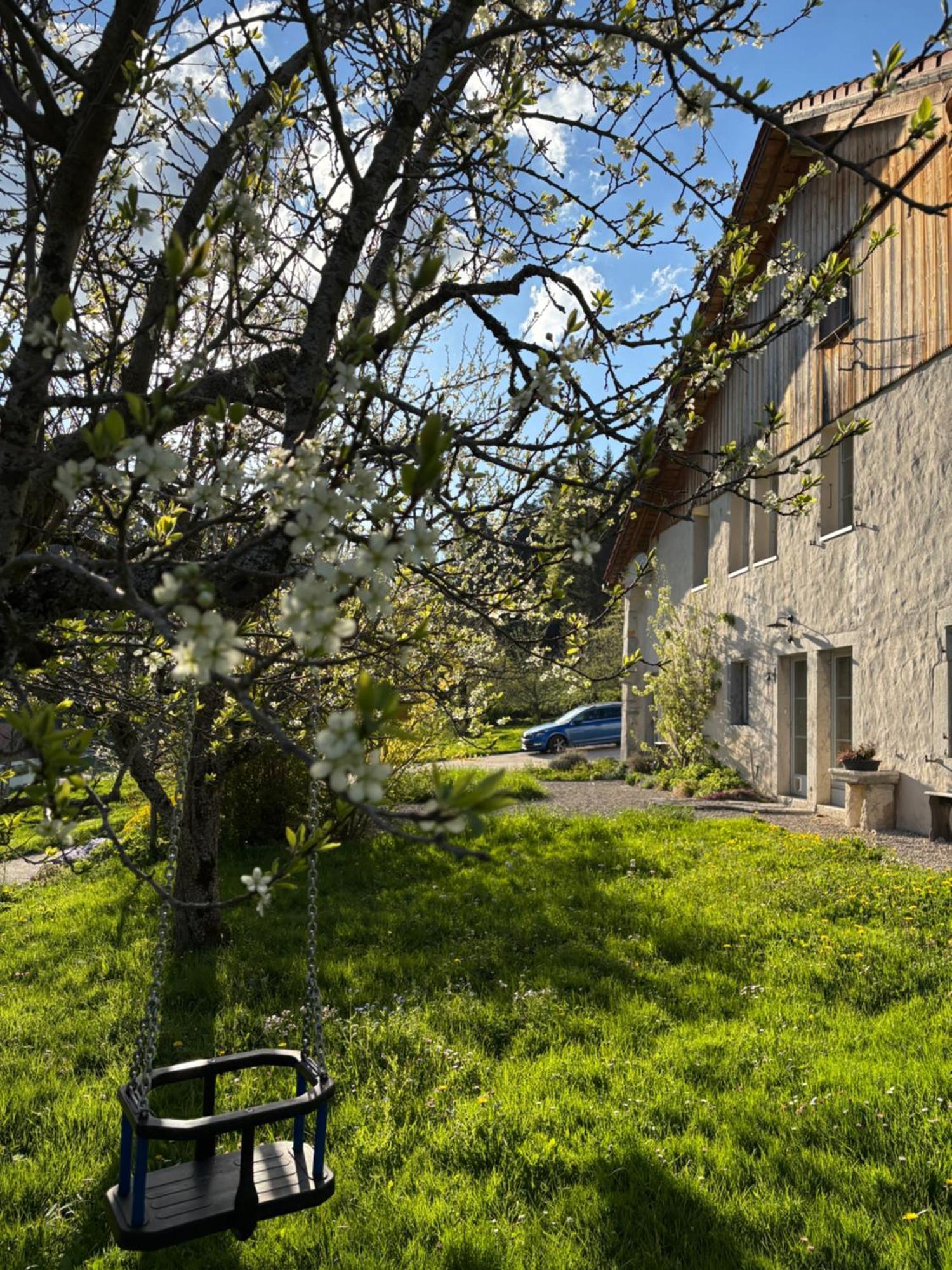 Ferienwohnung Relais De La Baume Le Locle Exterior foto